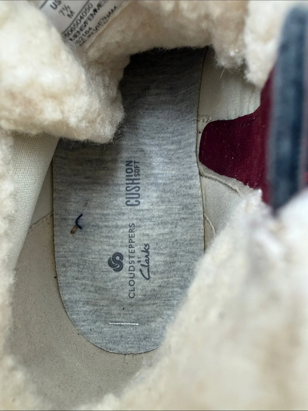 Clarks Burgundy Suede Shearling-Lined Ankle Booties women 7.5 M casual cozy Y2K